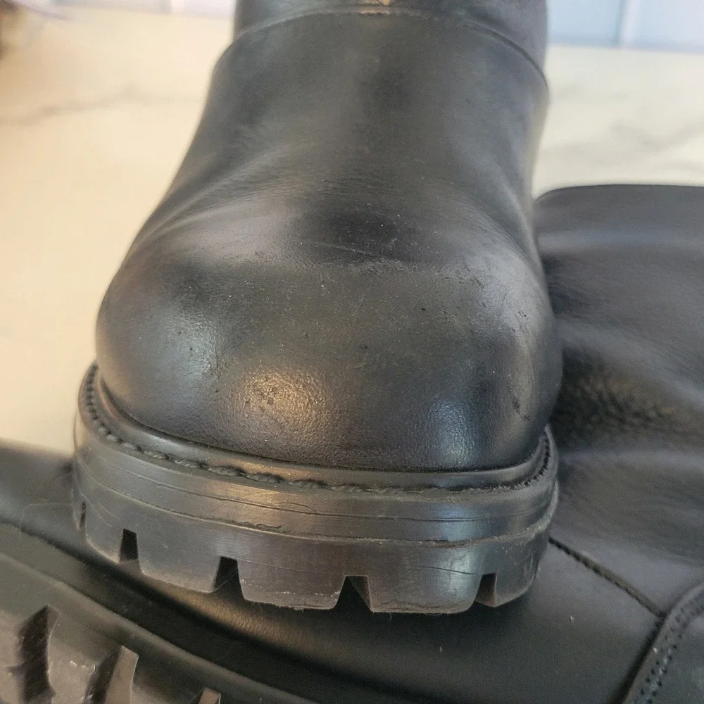 LL Bean Womens Black Leather Lug Sole Boots Size 9 Wide Rear Zip Canada Rugged
